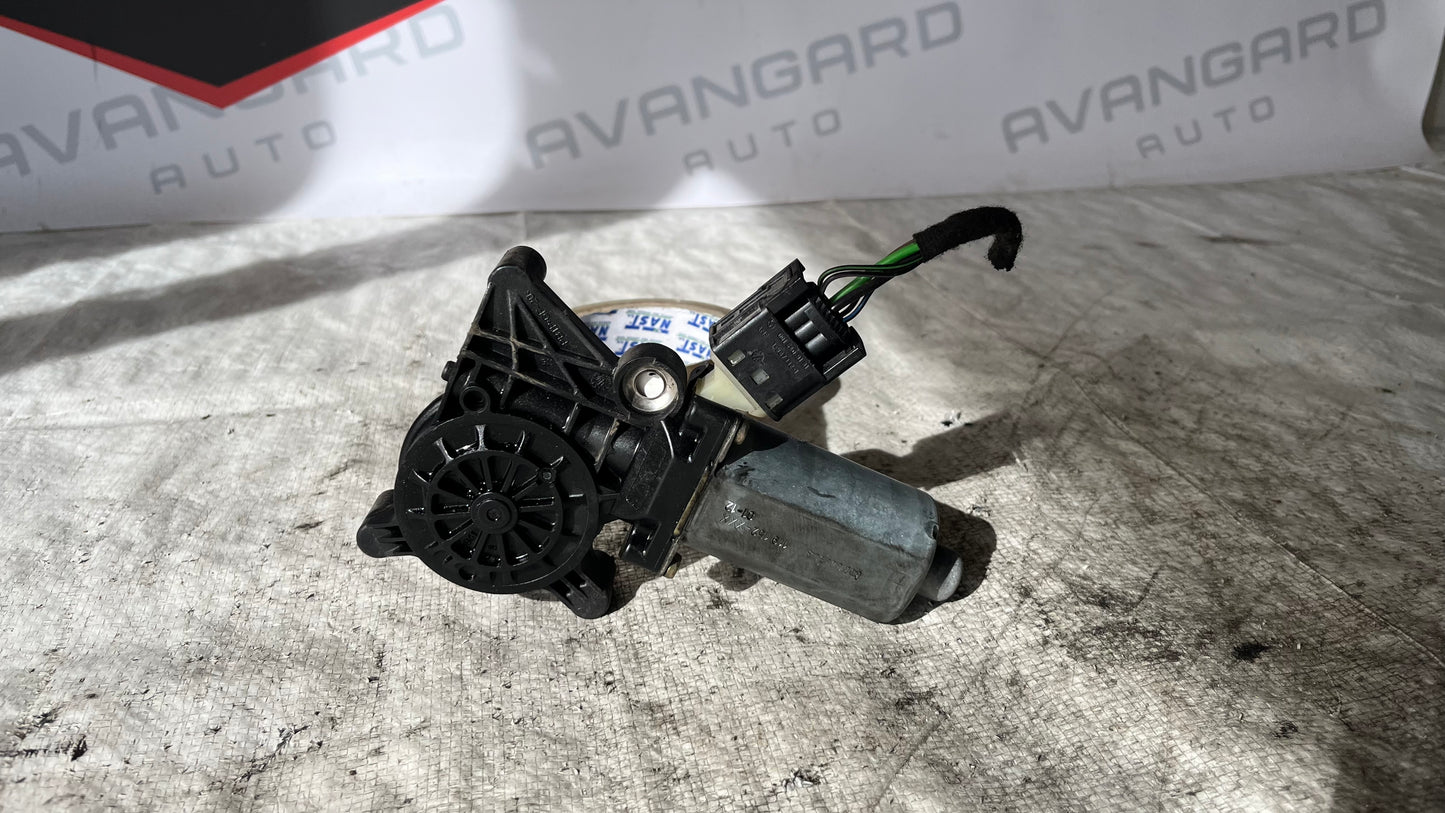 Mercedes C W202 преден ляв стъклоповдигач