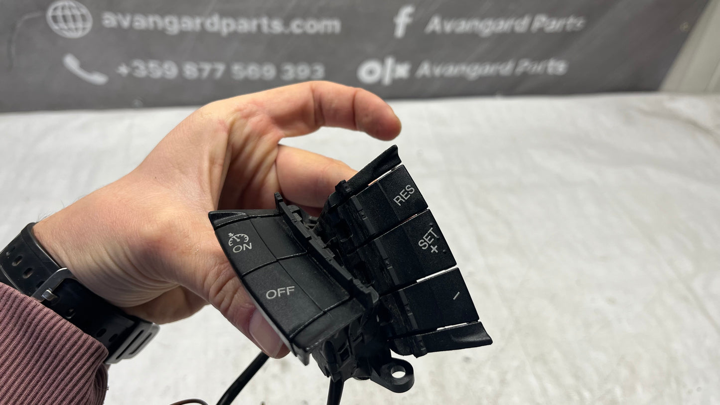 Ford Focus 2 бутони на волана