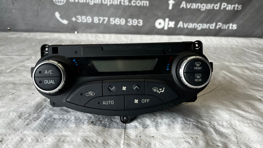 Toyota Yaris 2018- панел климатроник