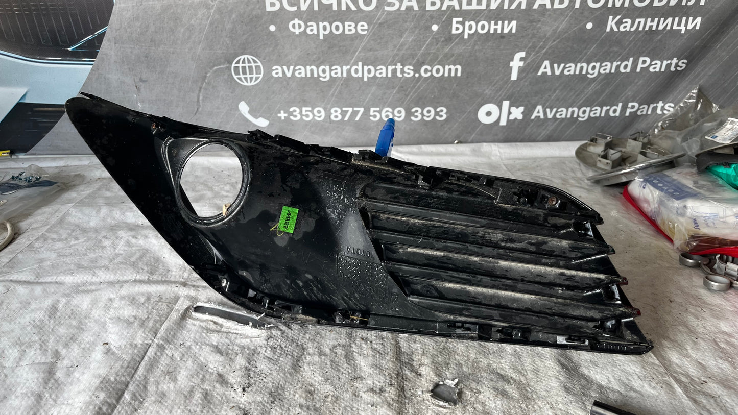 Лява решетк за халоген Toyota Auris 2012-2018