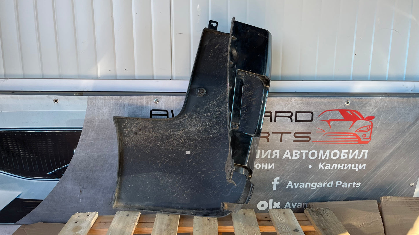 Десен ъгъл на задна броня Opel Vivaro 2011-2014