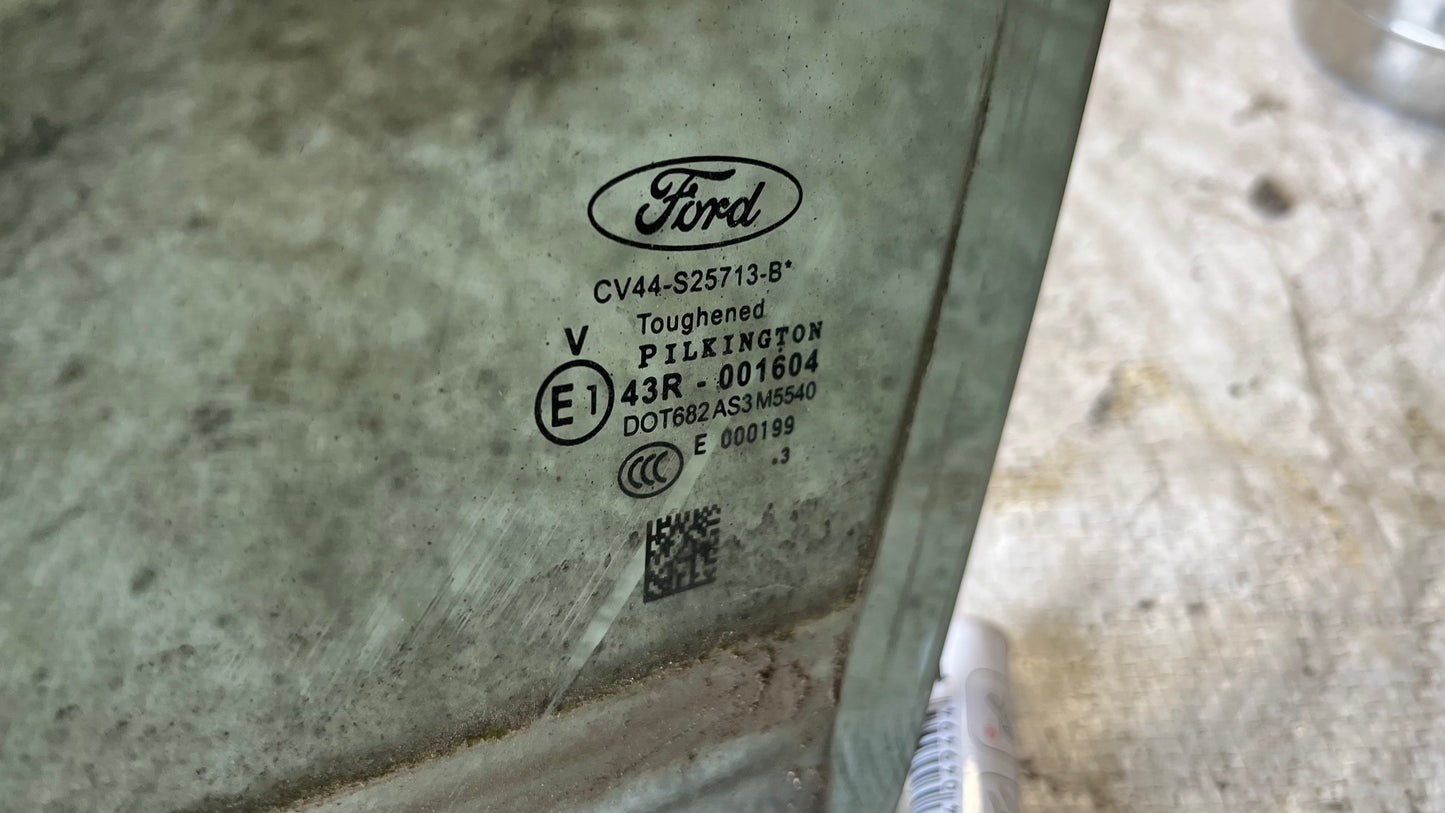 Ford Kuga 1 задно ляво стъкло