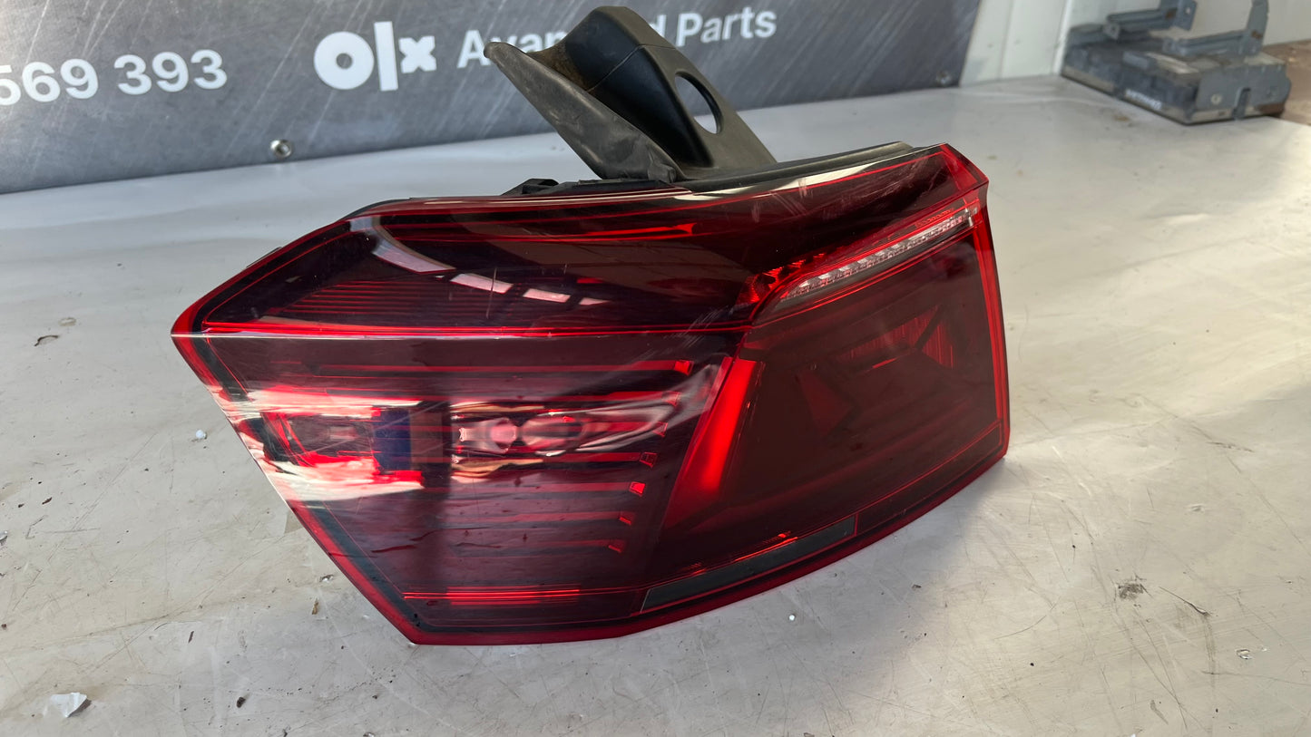 Ляв стоп Volkswagen Passat B8 2014-2024