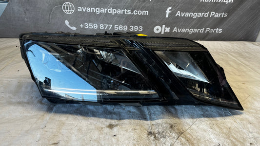 Skoda Octavia 3 18- десен фар