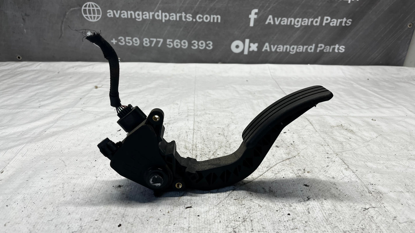 Opel Vivaro педал за газ
