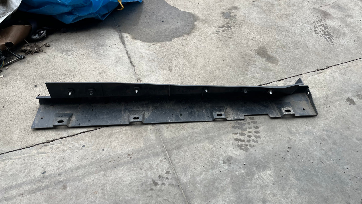 Ford Transit Courier ляв праг