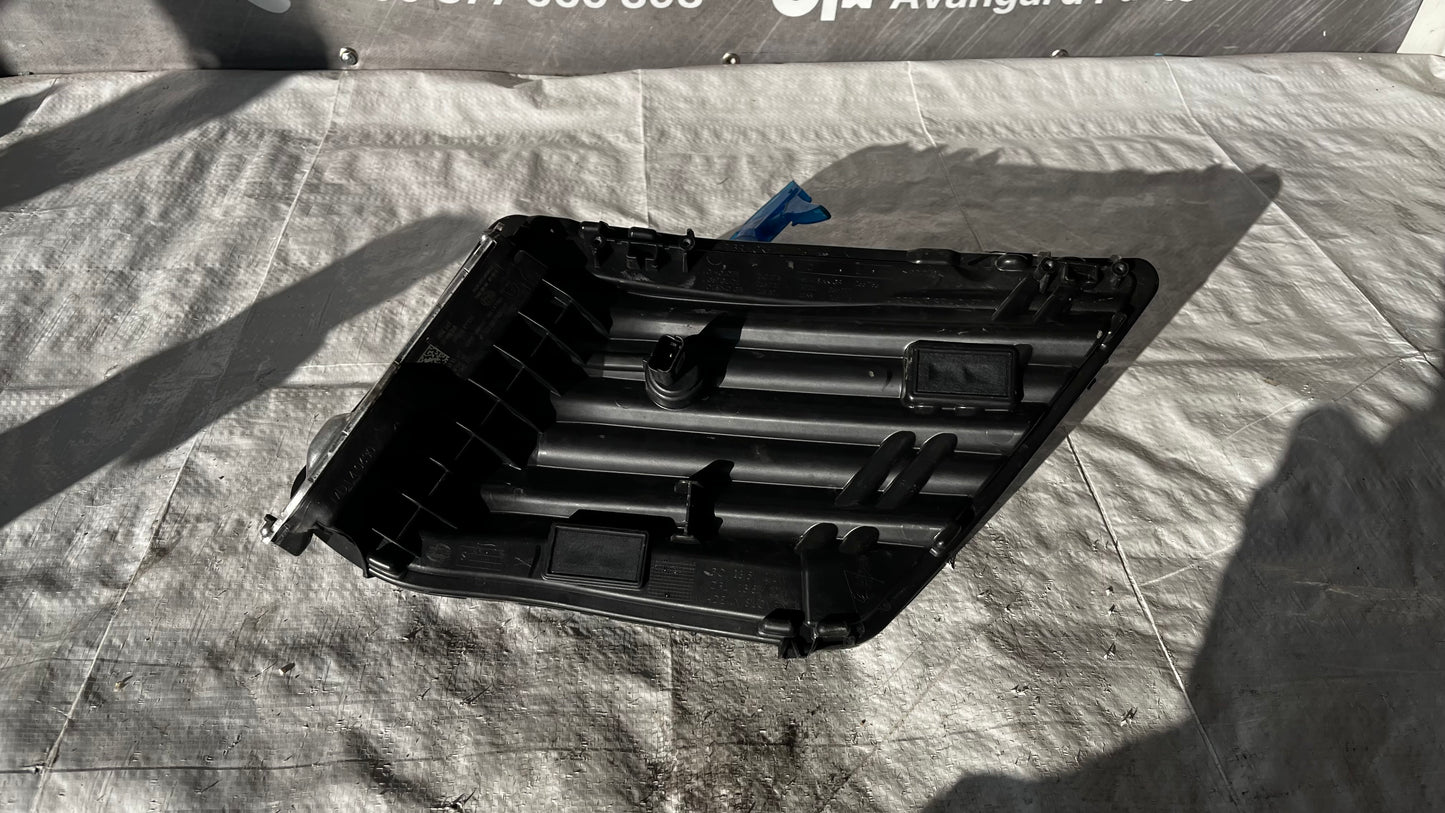 Peugeot 208 GT 2023 ляв халоген