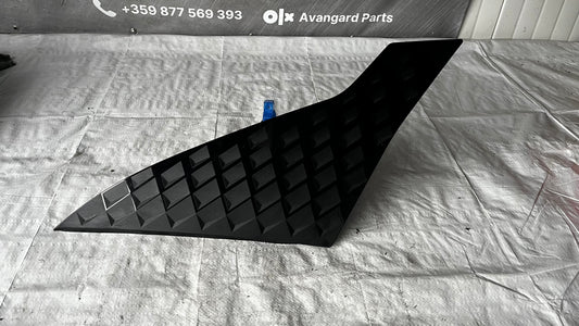 Seat Cupra EV 2023 задна лява екстериорна лайстна