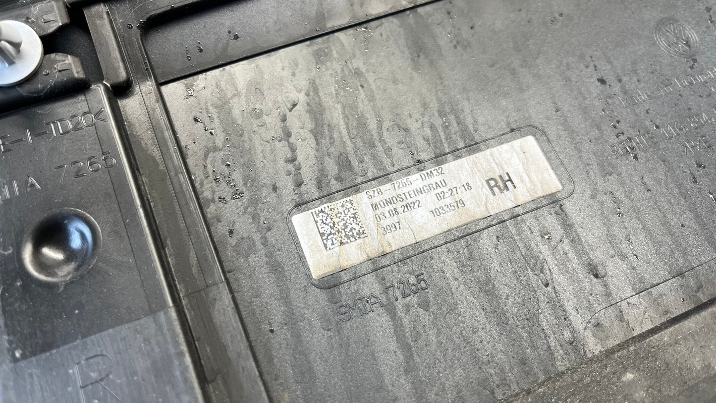 Volkswagen ID4 декорстивна предна дясна лайстна