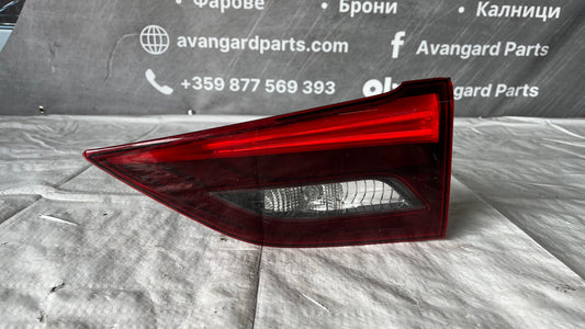 Десен стоп Toyota Avensis 2016-