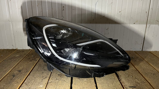 Десен фар Ford Puma