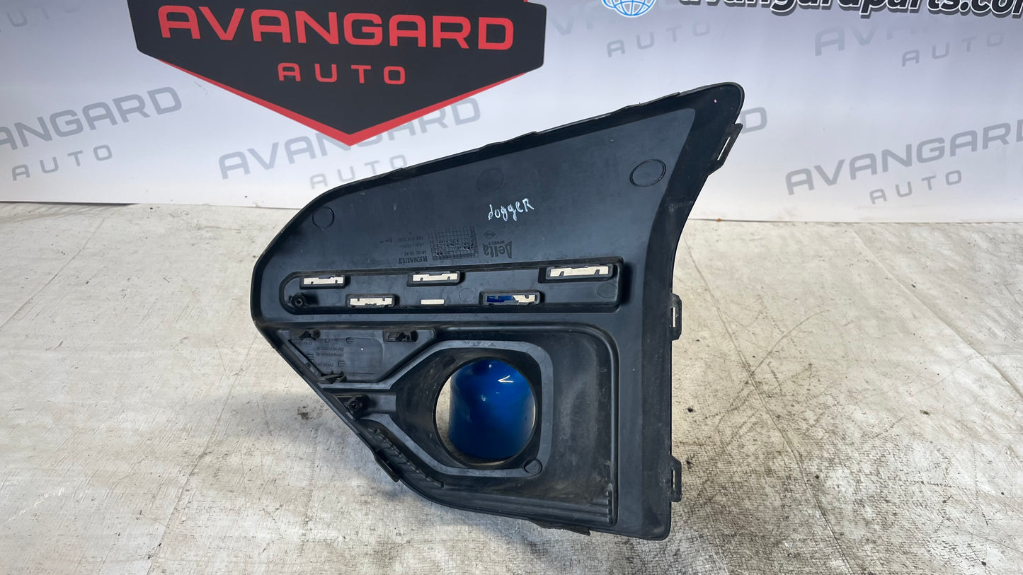 Dacia Sandero 3 решетка за десен халоген