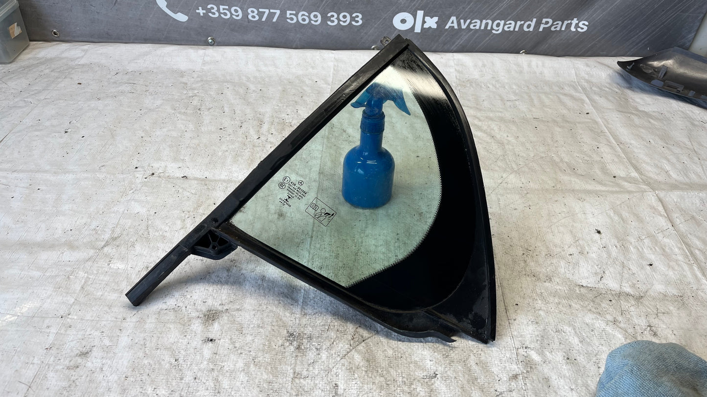 Mercedes W176 стъкло задно дясно