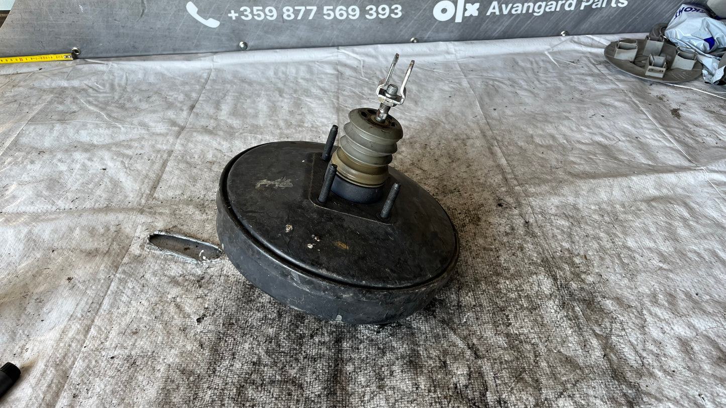 Toyota Yaris 2 серво