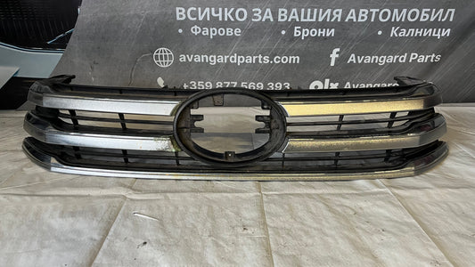 Решетка Toyota Hilux 2015-2020