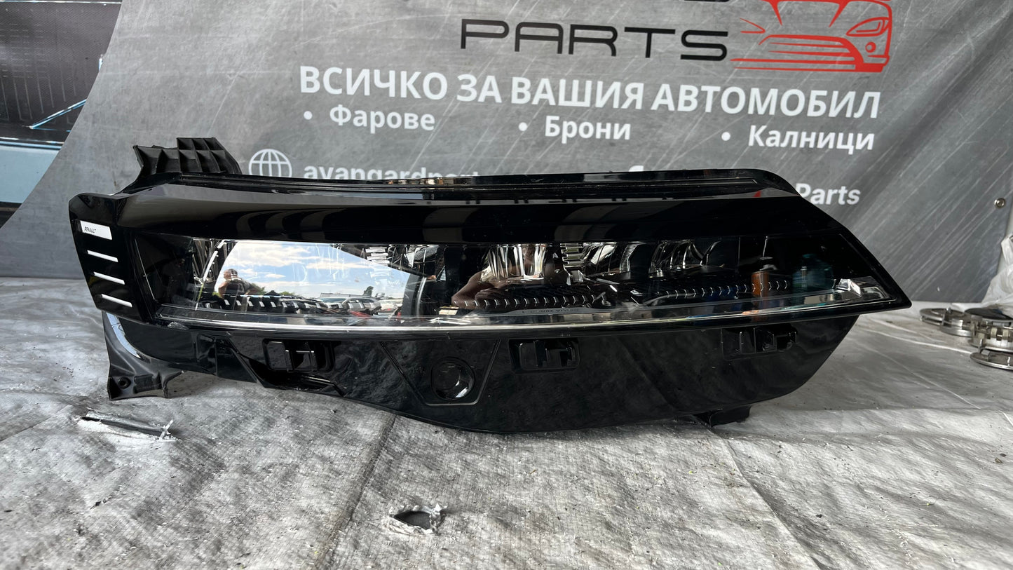 Десен фар Renault Megane 5 E-Tech