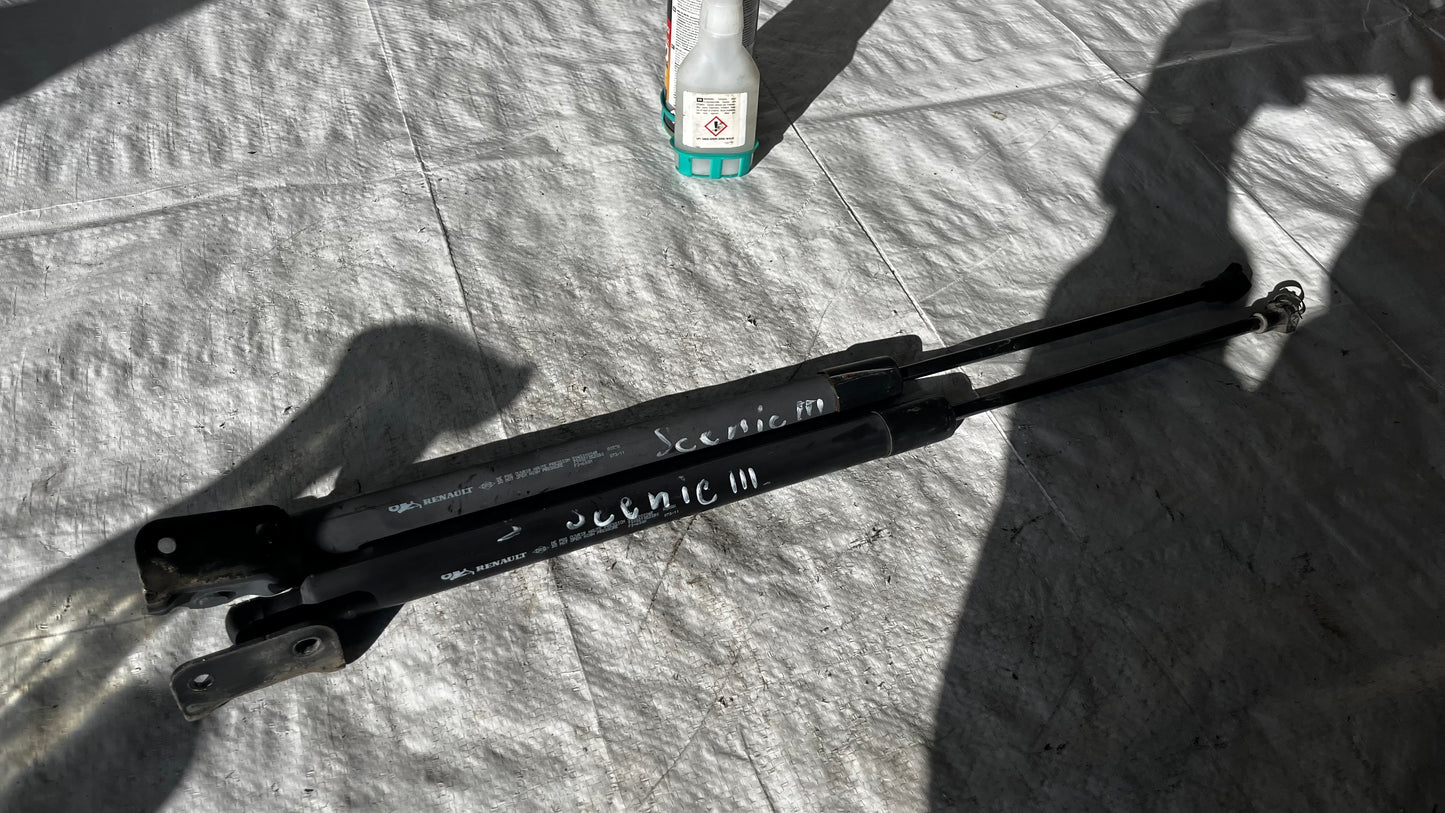 Renault Grand Scenic 3 амортисьори на багажна врата