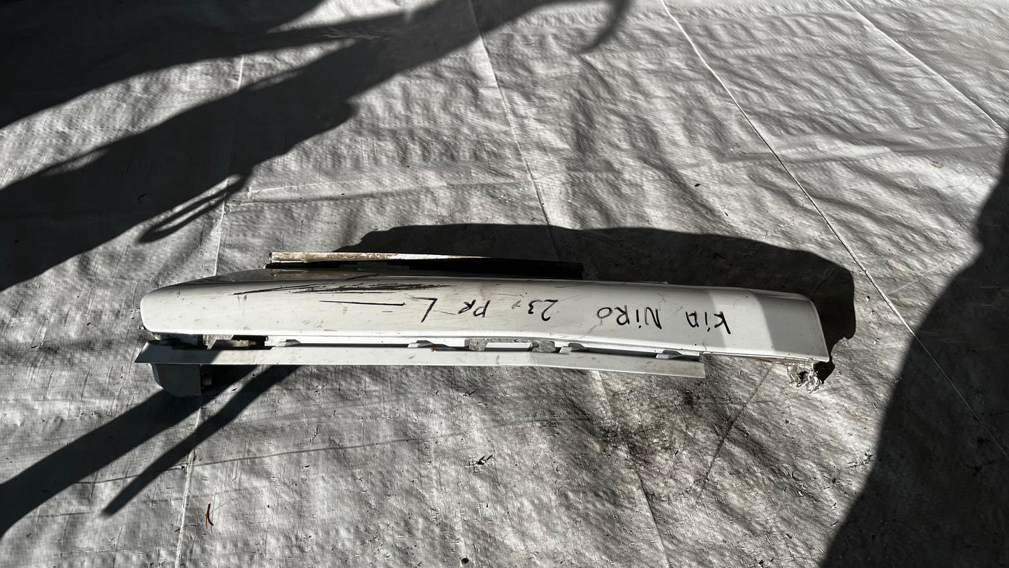 Kia Niro ъгъл от преден лип