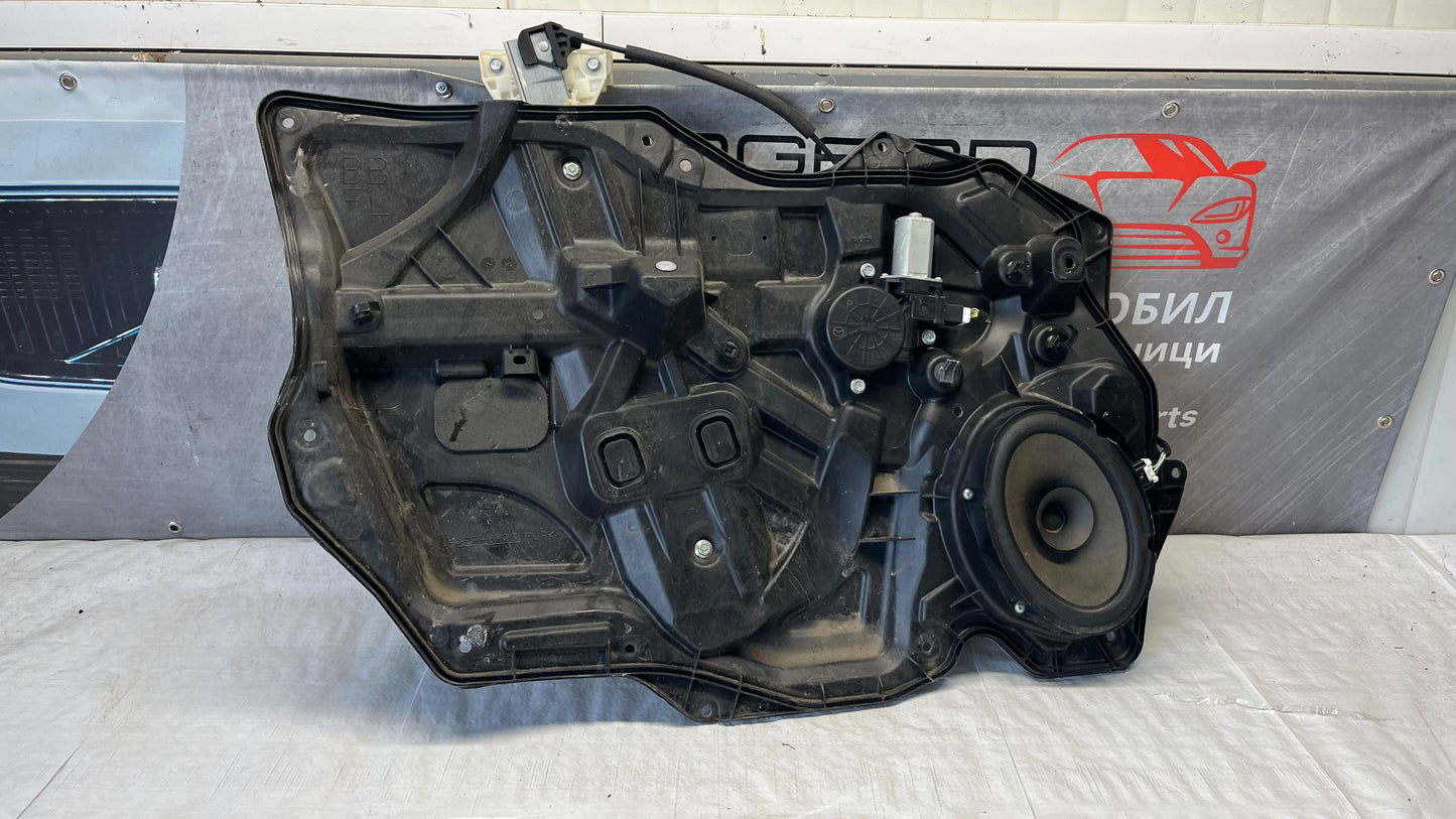 Mazda 3 кора за предна лява врата