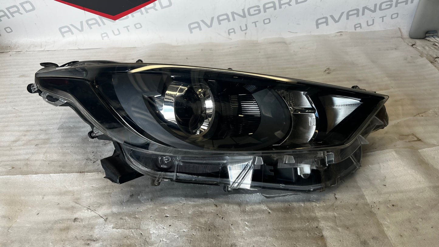Toyota Yaris 19- десен фар