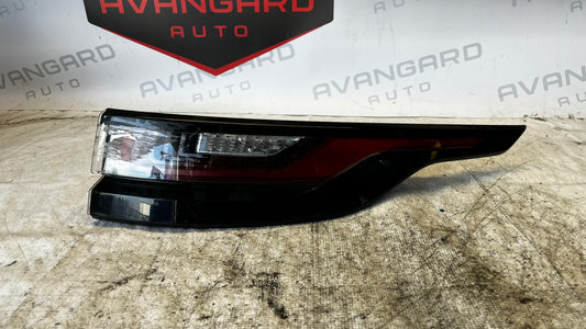 Range Rover Velar 17- десен стоп