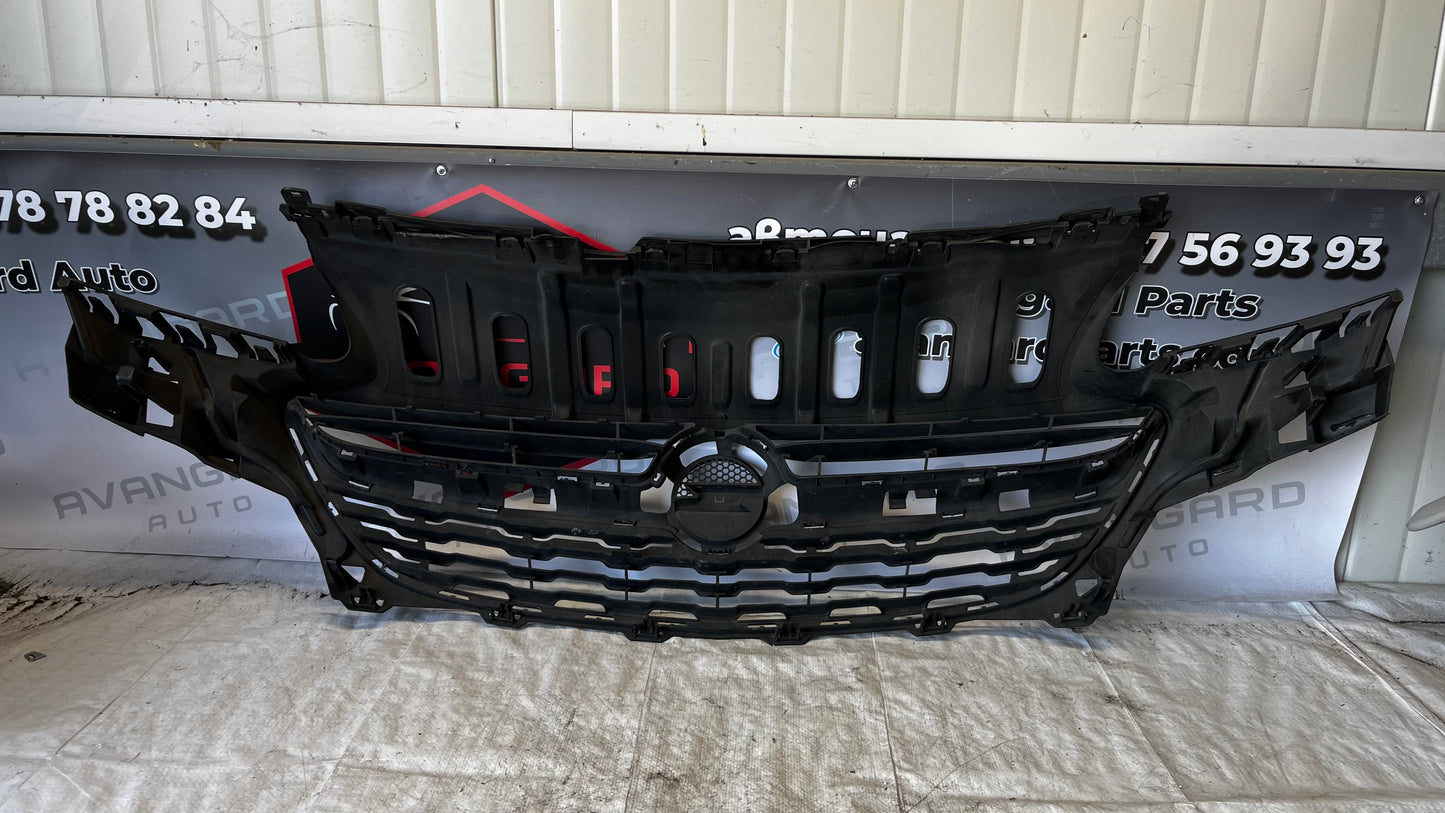 Решетка Opel Corsa E 2014-2019