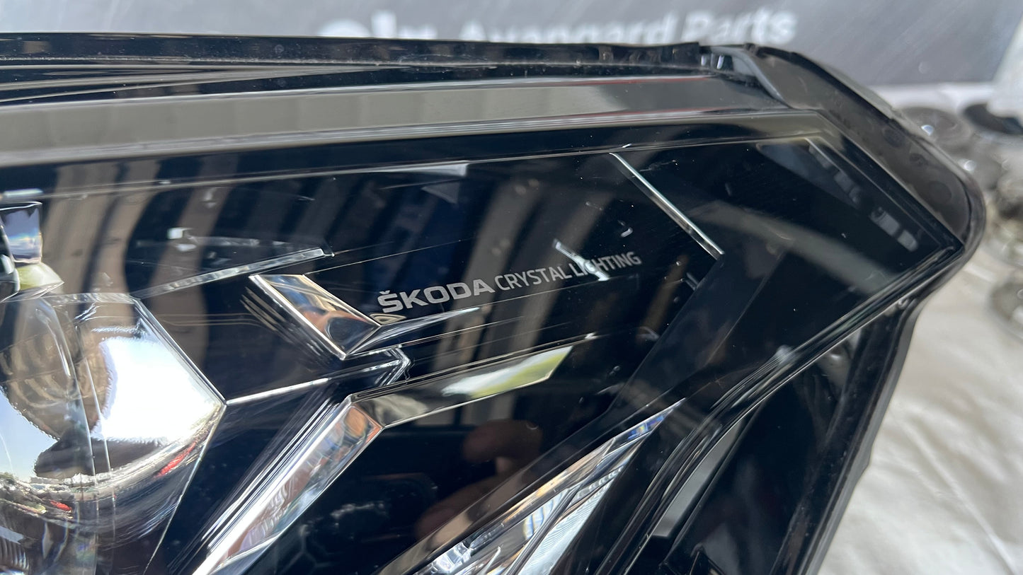 Ляв фар Skoda Enyaq 4