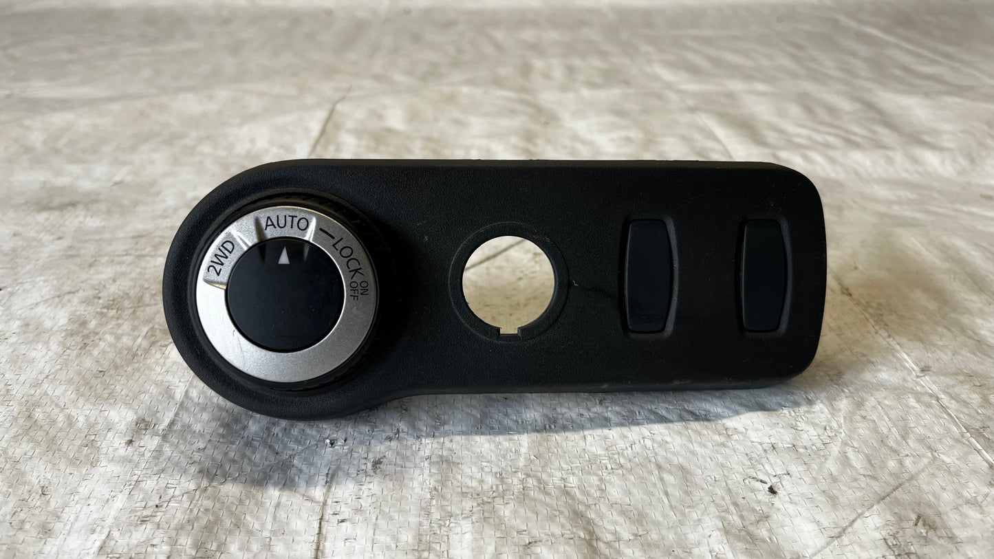 Dacia Duster 10- лайстна с бутон