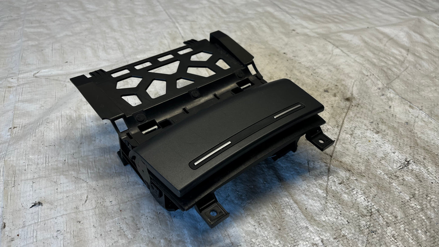 Audi A3 2003- пепелник