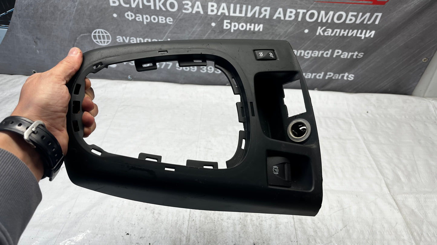 Renault Grand Scenic 3 рамка около скоростен лост