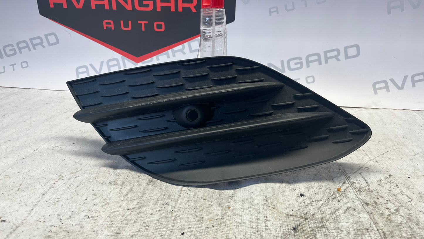 Mercedes CLA W118 дясна решетка с парктроник