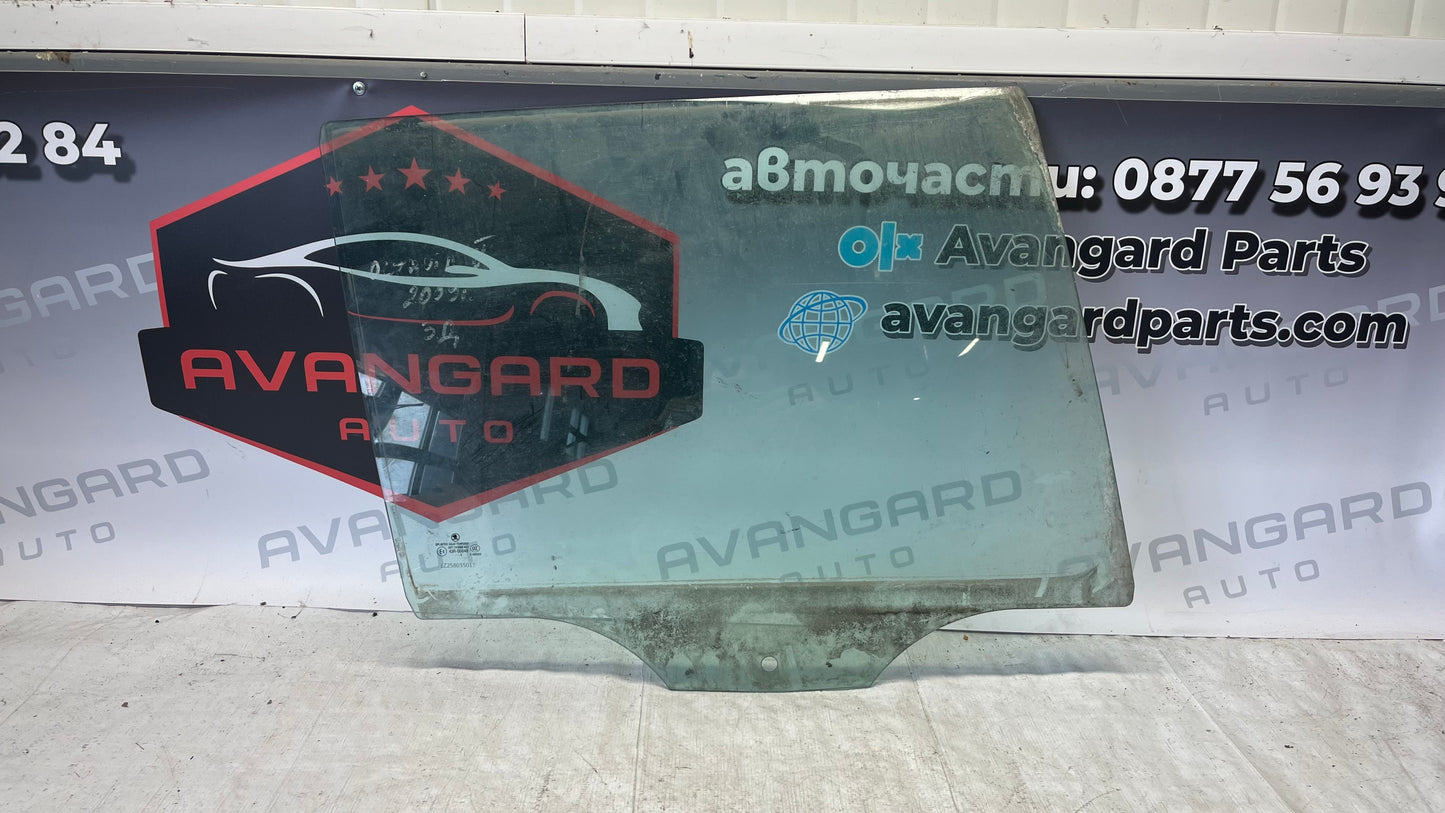 Skoda Octavia 2 задно дясно стъкло