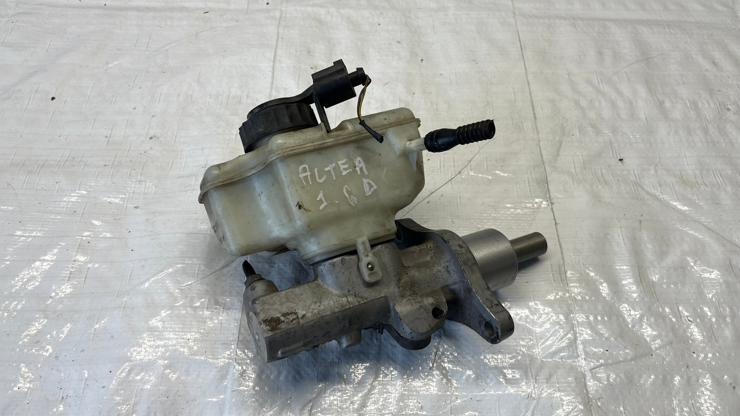 Volkswagen Caddy спирачна помпа