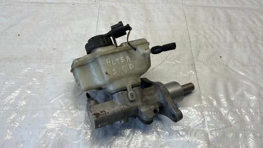 Volkswagen Caddy спирачна помпа