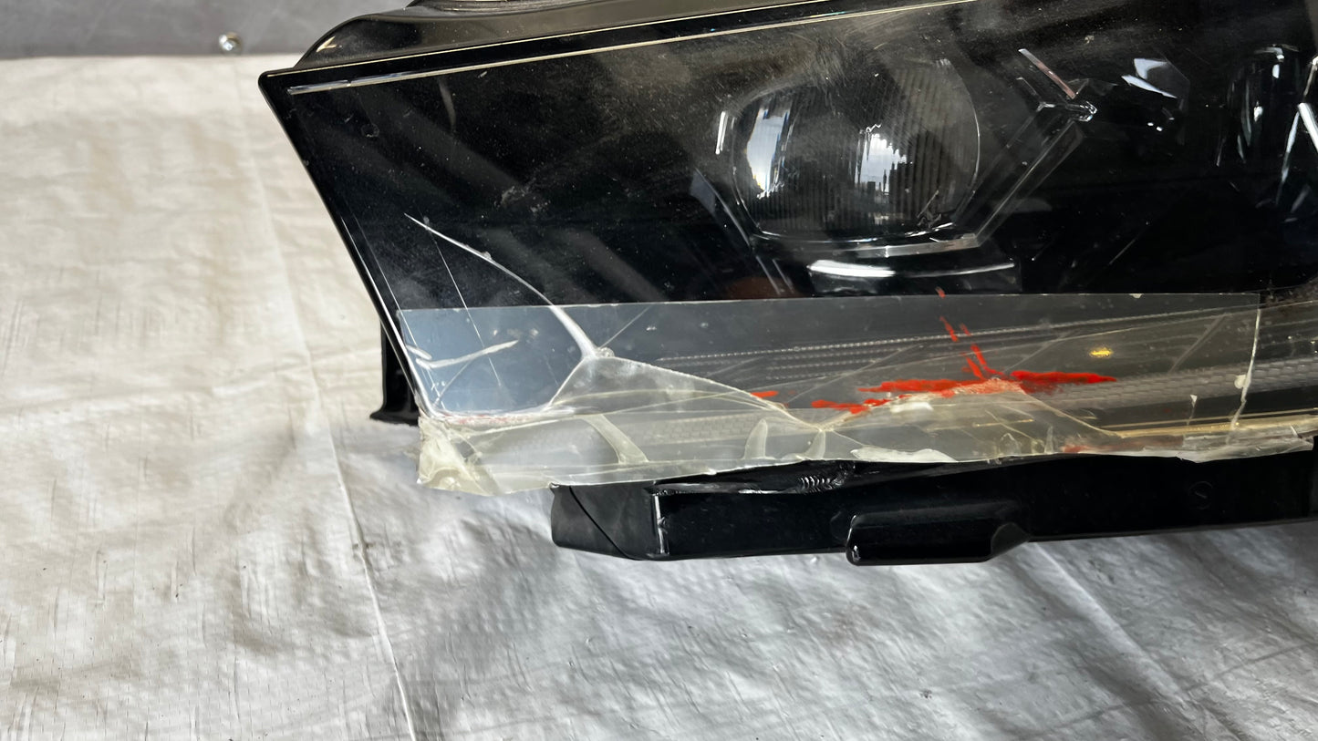 Skoda Enyaq 4 ляв фар