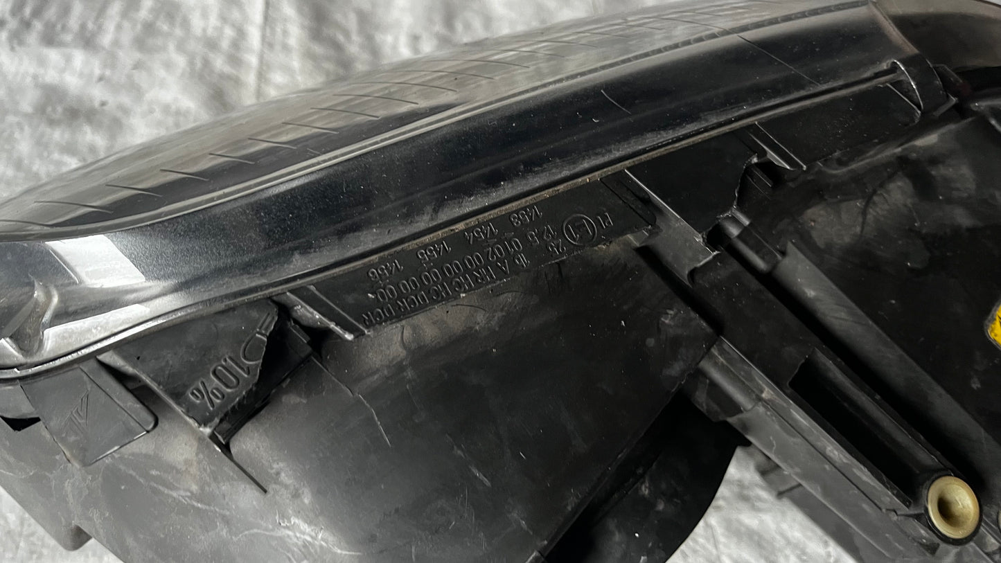 Volkswagen Caddy 2003- десен фар