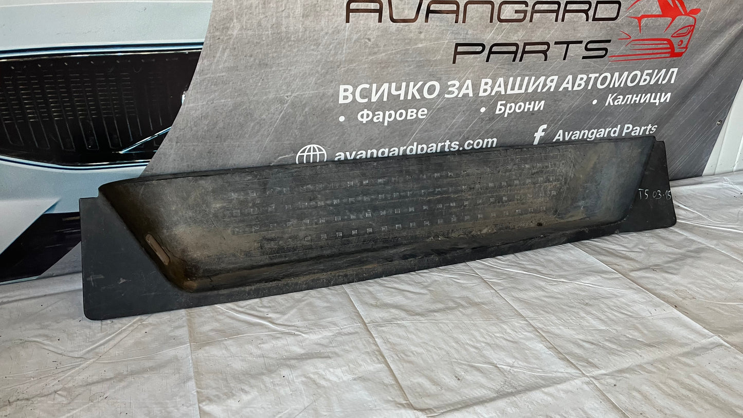 2 броя степенки VW Transporter T6