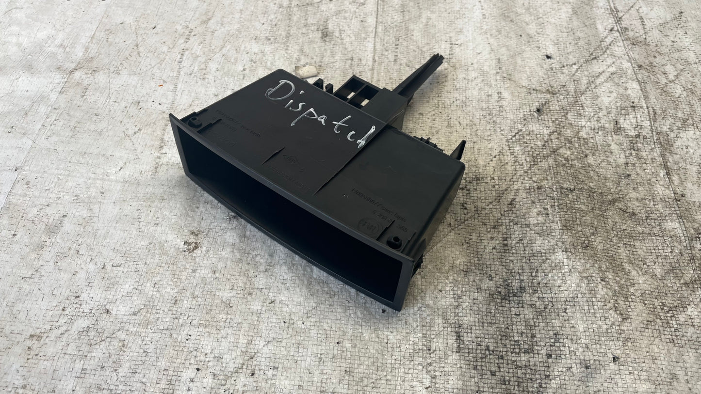 Citroen Dispatch интериорна жабка