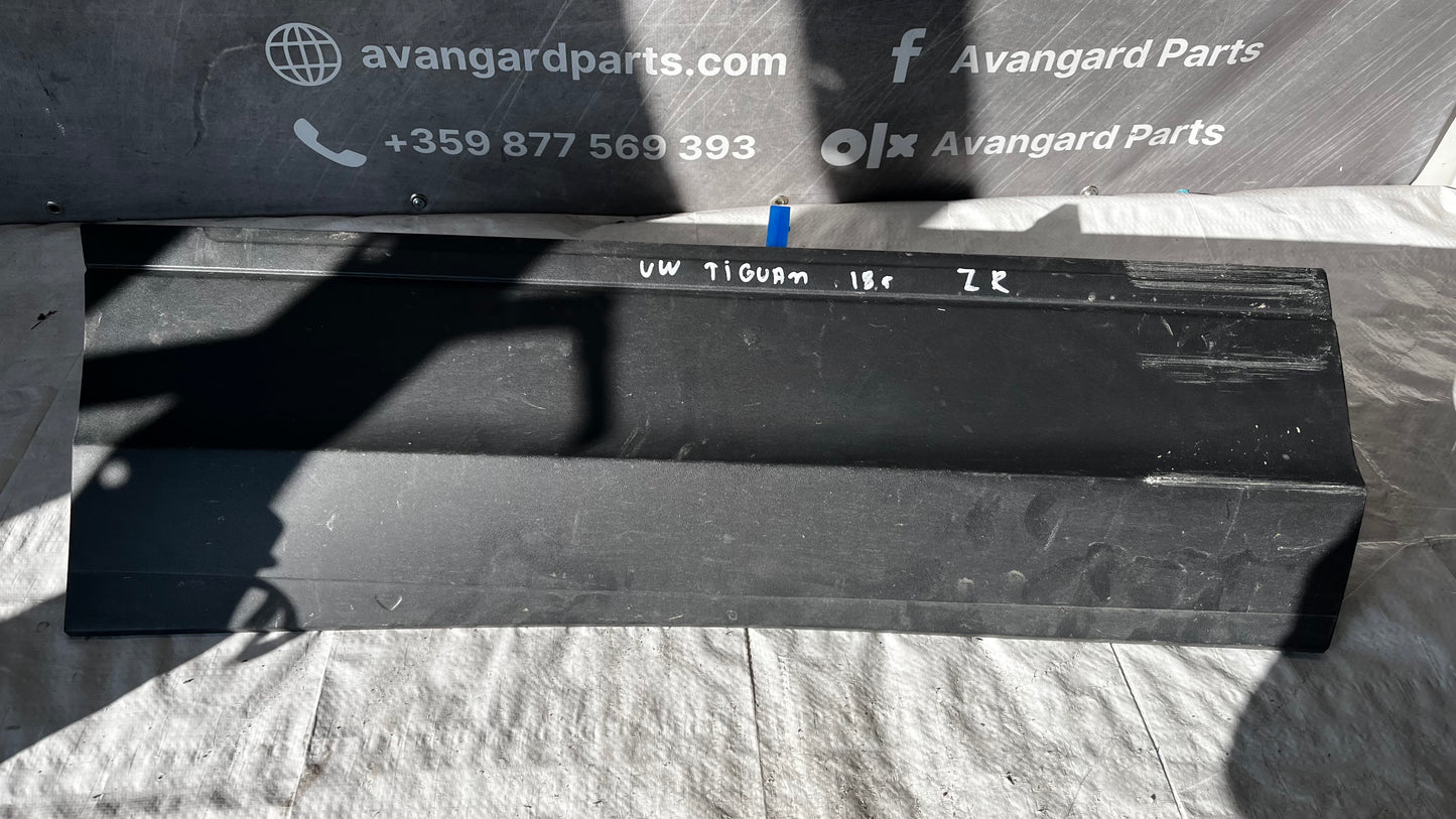 Volkswagen Tiguan 2 декоративна лайстна задна дясна