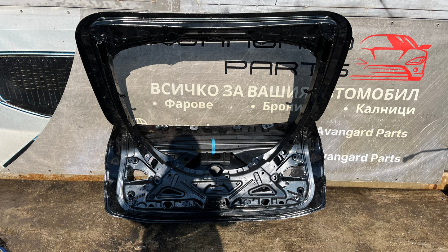 Багажна врата Volvo XC40 2018-2022