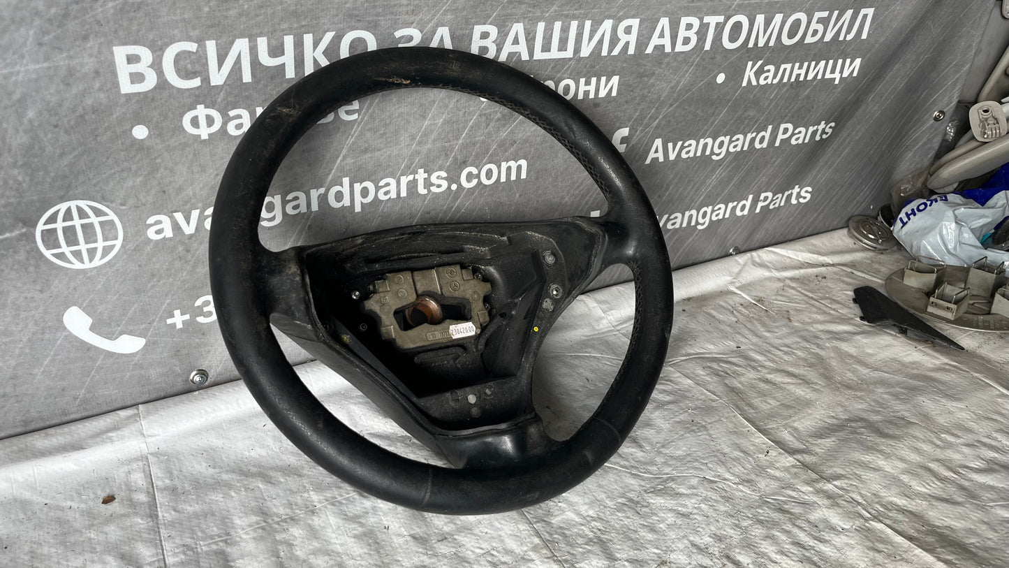 Mercedes V 2002- волан