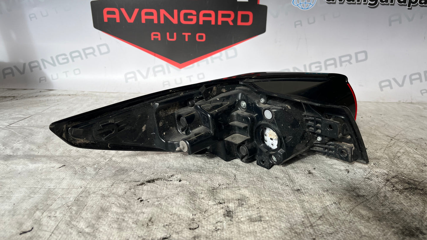 Mazda CX5 22- десен стоп