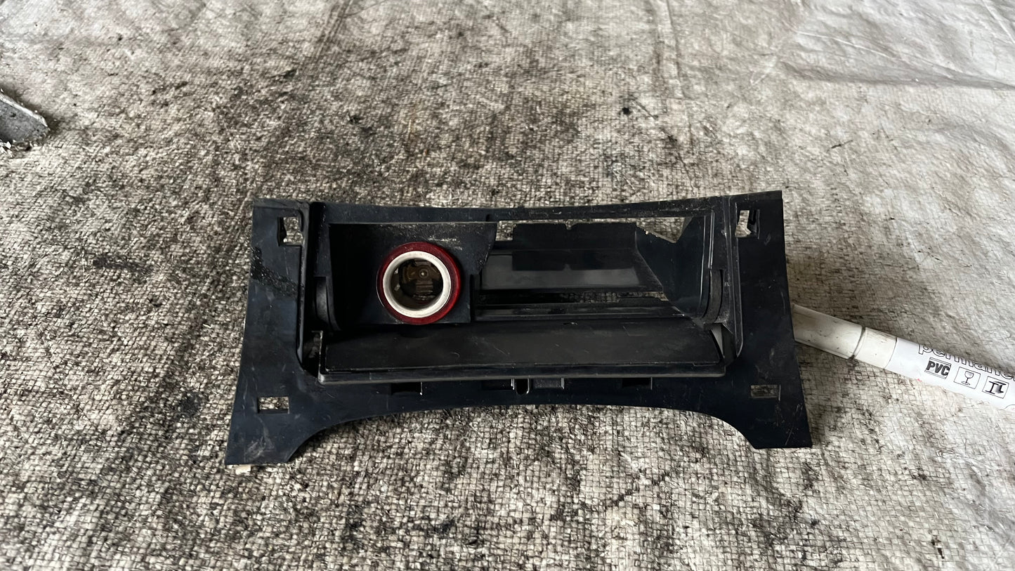Opel Insignia A Lift пепелник