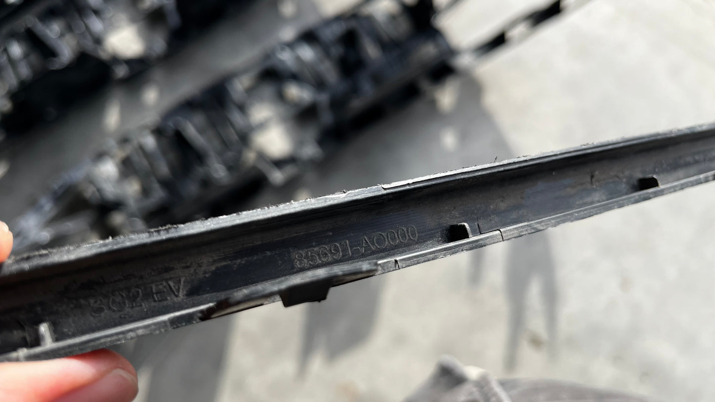 Kia Niro 23- лайстна от преден лип