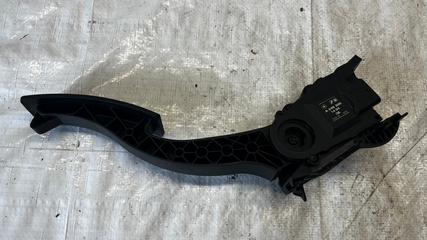 Mercedes GLA 250 X156 педал за газ