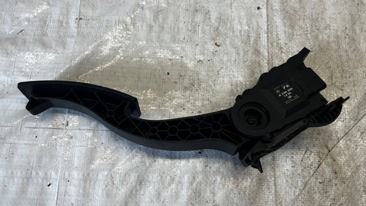 Mercedes GLA 250 X156 педал за газ