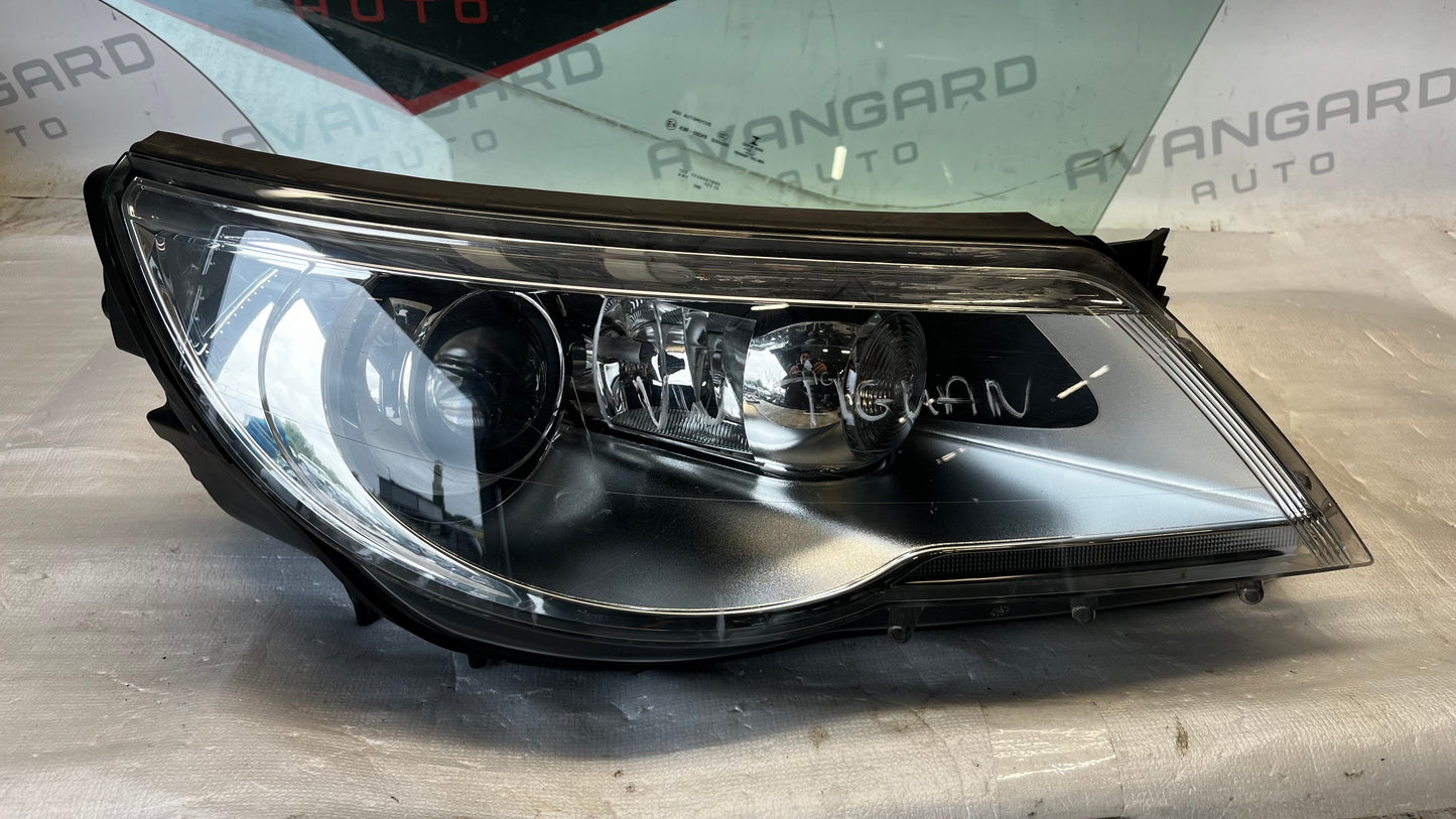Volkswagen Tiguan 07- десен фар