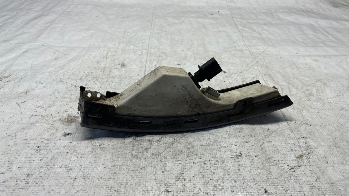 Volkswagen Passat B6 мигач