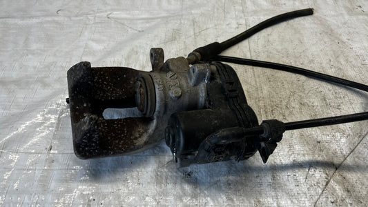 Mercedes GLA заден ляв спирачен апарат