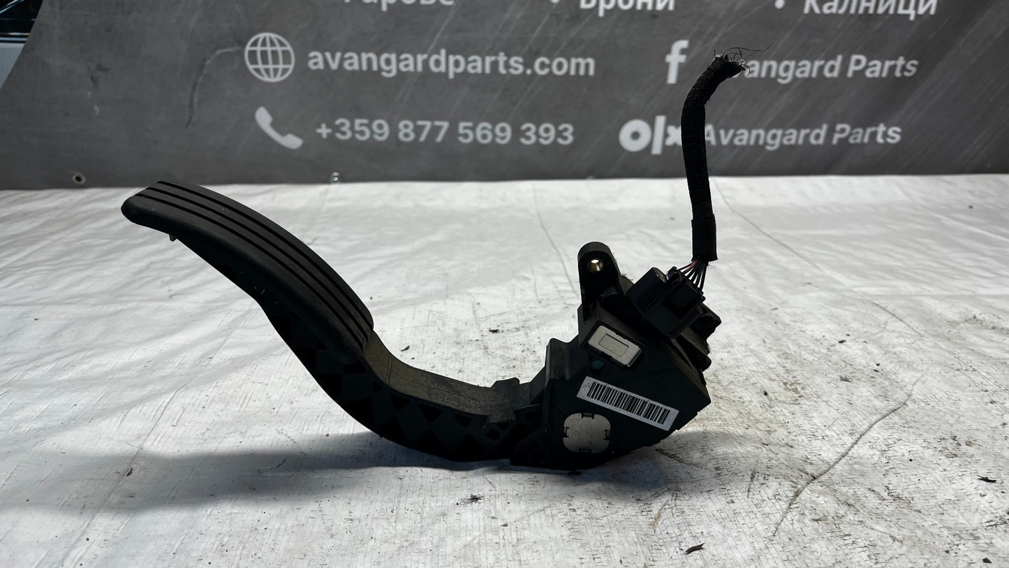 Opel Vivaro педал за газ